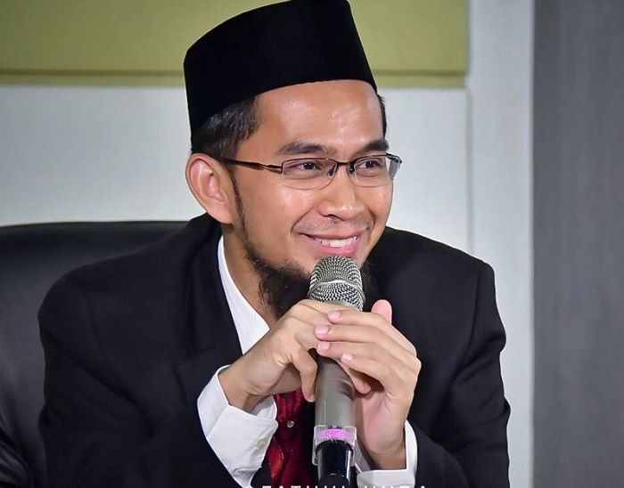 Foto Ustadz Adi Hidayat - KibrisPDR