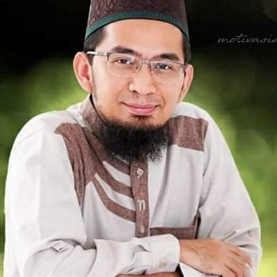 Detail Foto Ustadz Adi Hidayat Nomer 3