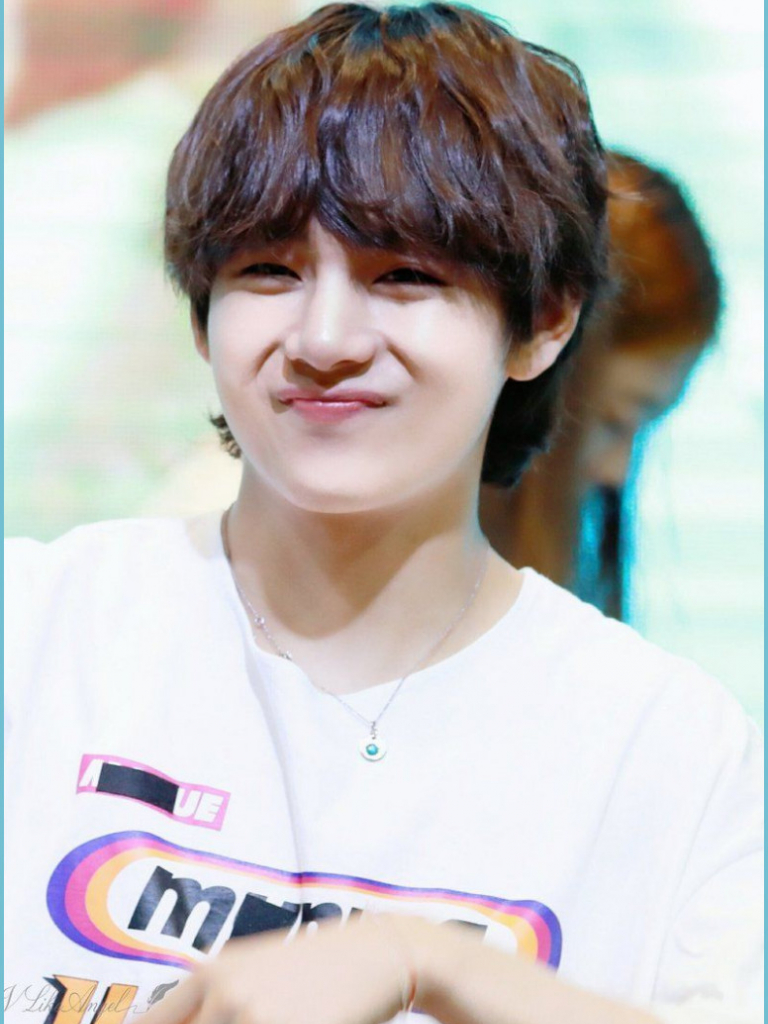 Detail Foto V Bts Cute Wallpaper Nomer 37
