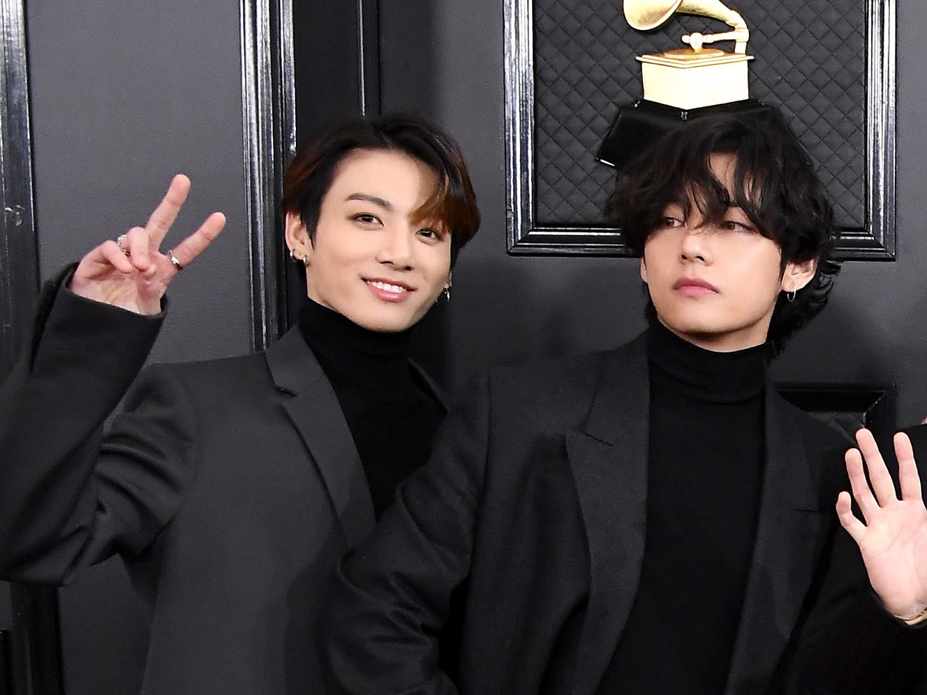 Foto V Dan Jungkook - KibrisPDR