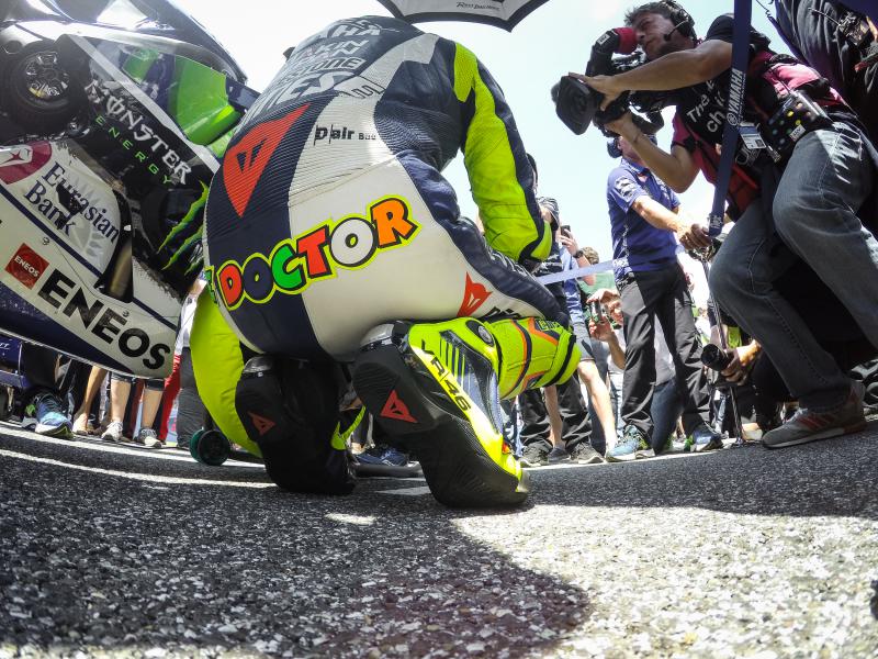 Detail Foto Valentino Rossi Keren Nomer 51