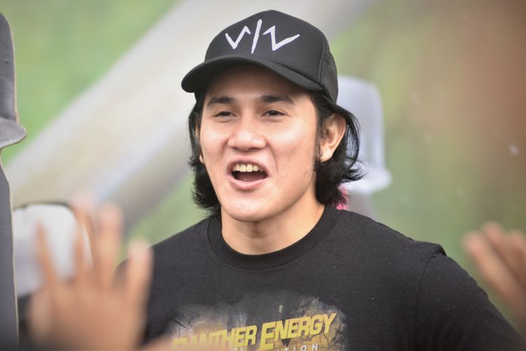 Download Foto Vino G Bastian Nomer 13