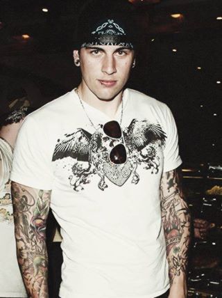 Detail Foto Vokalis Avenged Sevenfold Nomer 21