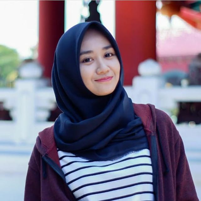 Detail Foto Wanita Berhijab Cantik Nomer 31