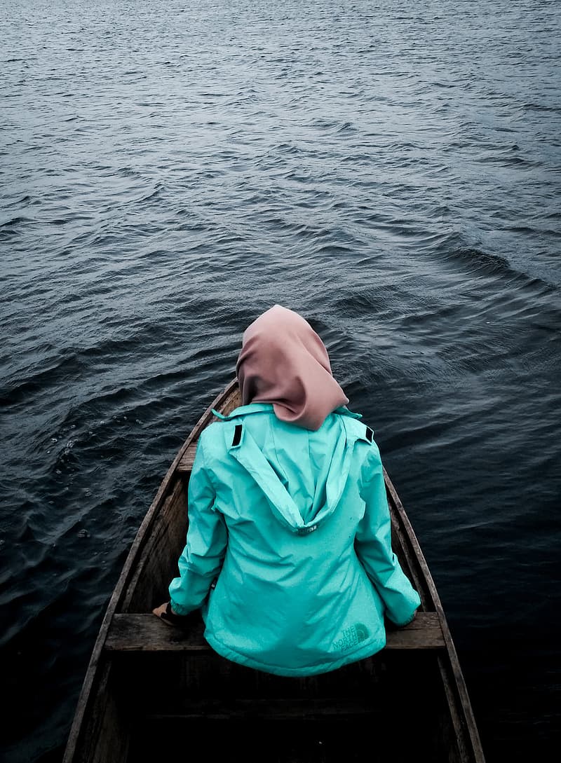 Detail Foto Wanita Berhijab Di Pantai Nomer 43