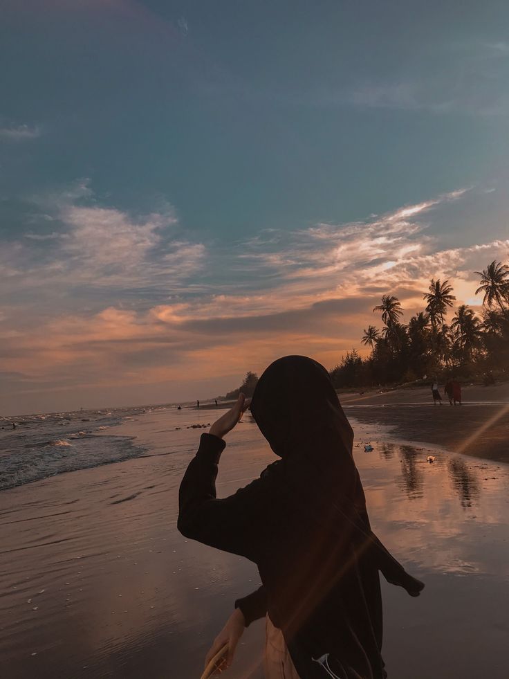 Detail Foto Wanita Berhijab Sunset Nomer 20