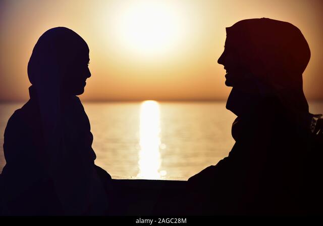 Detail Foto Wanita Berhijab Sunset Nomer 23