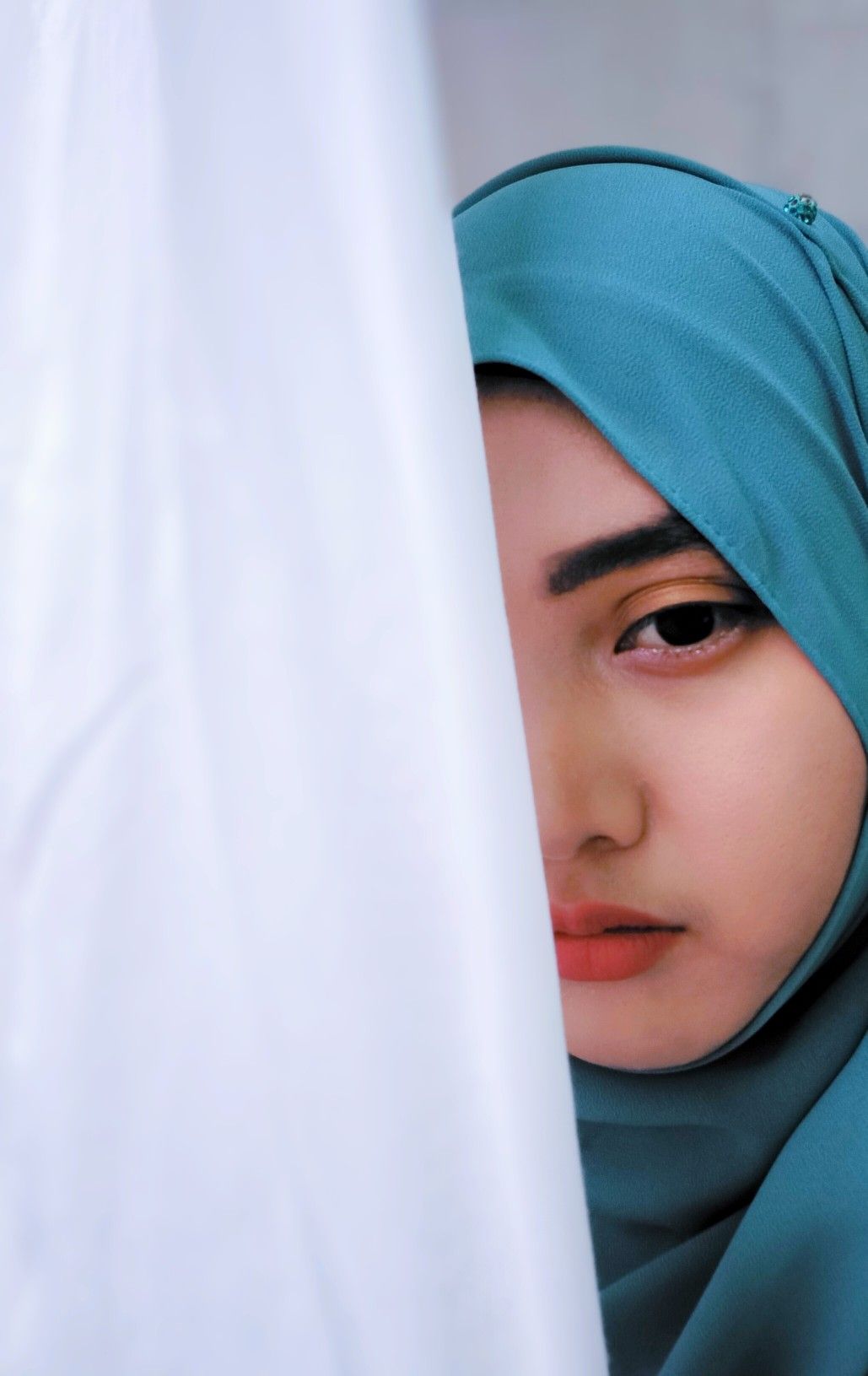 Detail Foto Wanita Berjilbab Dari Samping Nomer 29