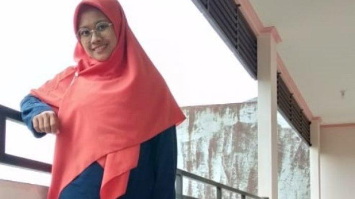 Detail Foto Wanita Berjilbab Dari Samping Nomer 48