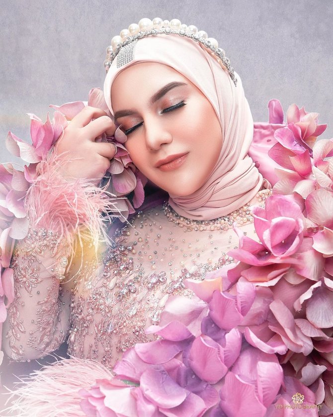 Detail Foto Wanita Cantik Berhijab Modern Nomer 29