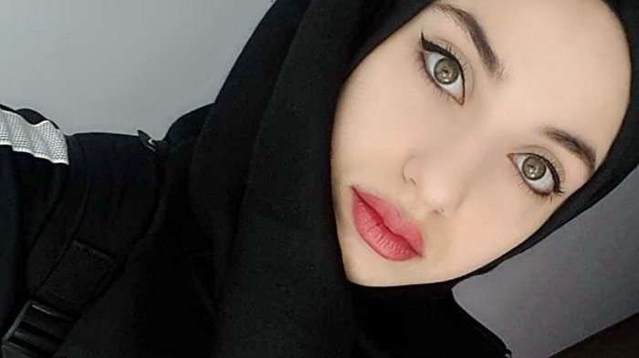 Detail Foto Wanita Cantik Berhijab Modern Nomer 36