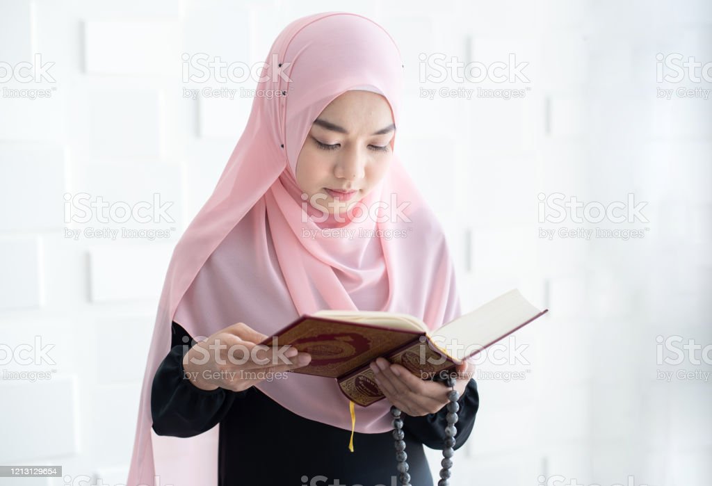 Detail Foto Wanita Cantik Berhijab Modern Nomer 37