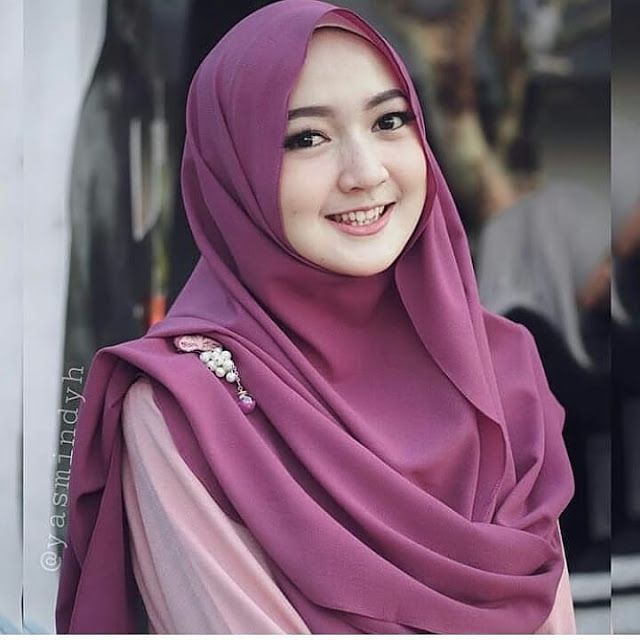 Detail Foto Wanita Cantik Berhijab Modern Nomer 7