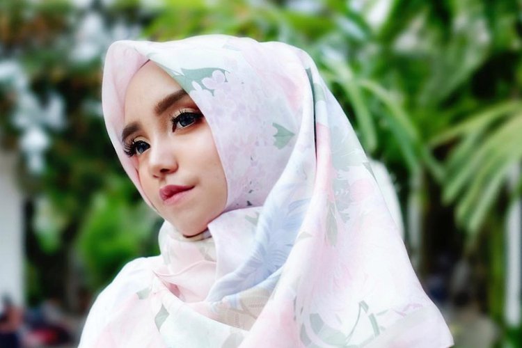 Detail Foto Wanita Cantik Berhijab Syari Nomer 35