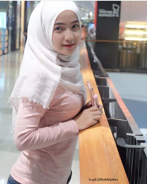 Detail Foto Wanita Cantik Berjilbab Nomer 59