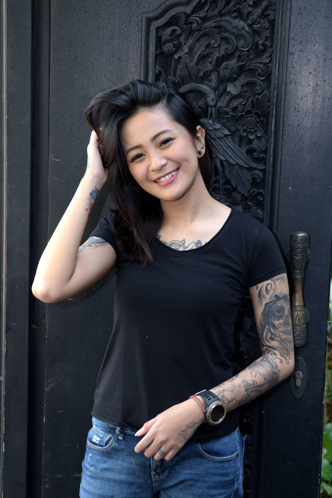 Detail Foto Wanita Cantik Bertato Nomer 49