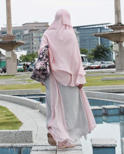 Detail Foto Wanita Dari Belakang Berhijab Nomer 51