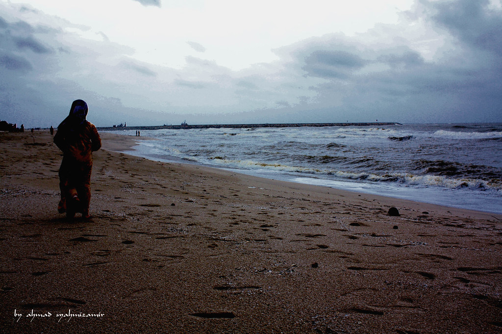 Detail Foto Wanita Di Pantai Nomer 24