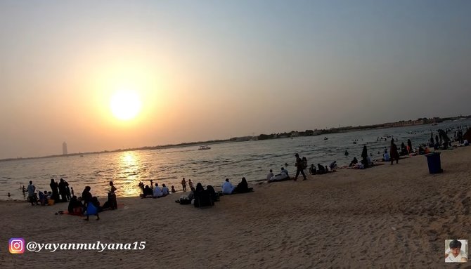 Detail Foto Wanita Di Pantai Nomer 38