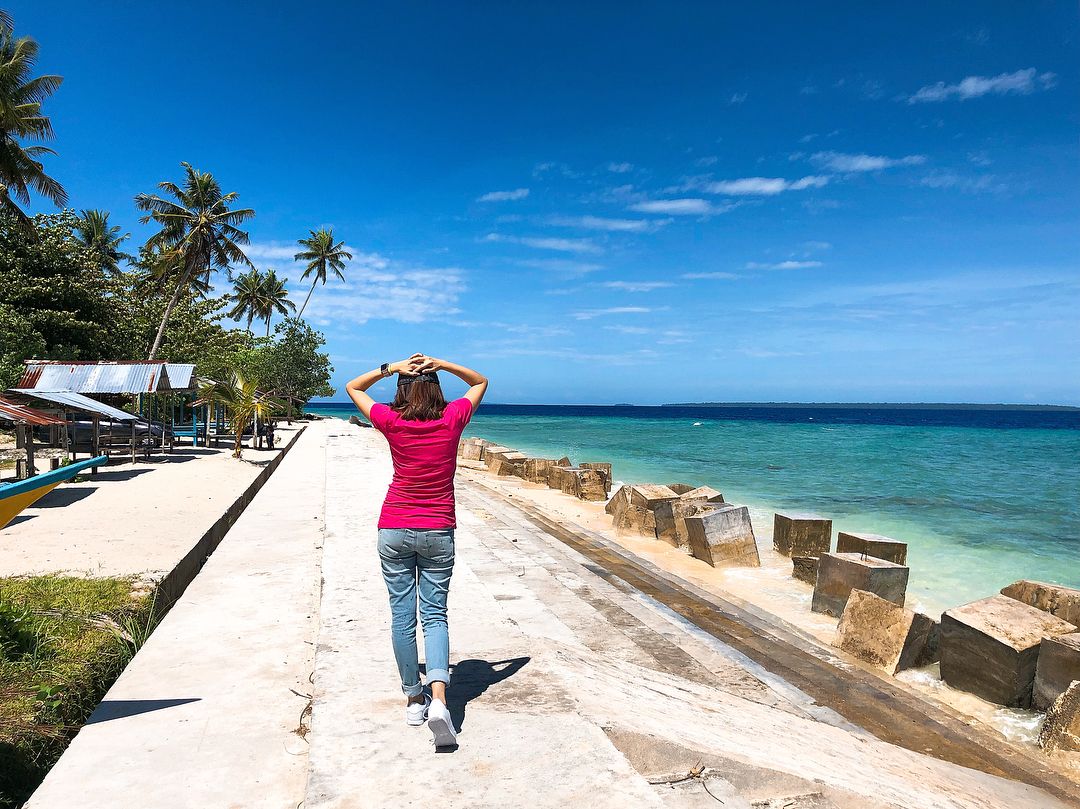 Detail Foto Wanita Di Pantai Nomer 45