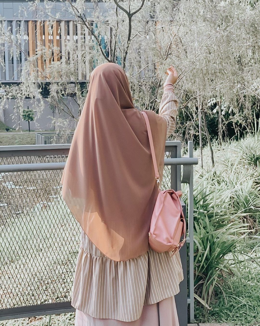 Detail Foto Wanita Hijab Syar I Nomer 14