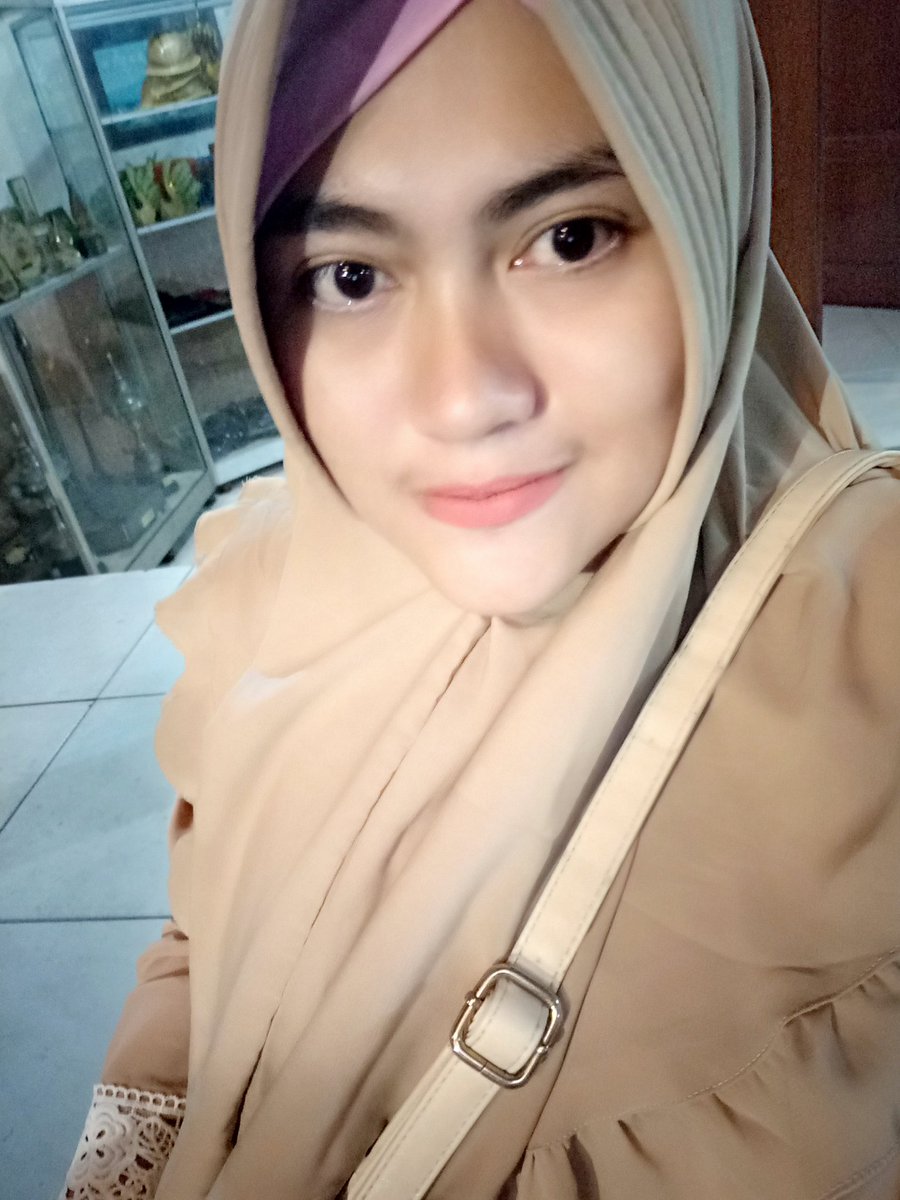 Detail Foto Wanita Manis Nomer 22