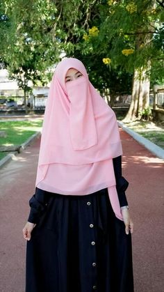 Detail Foto Wanita Muslimah Bercadar Cantik Nomer 16