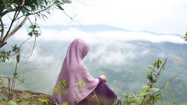 Download Foto Wanita Muslimah Berdoa Nomer 41