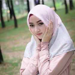 Detail Foto Wanita Muslimah Cantik Berhijab Nomer 34