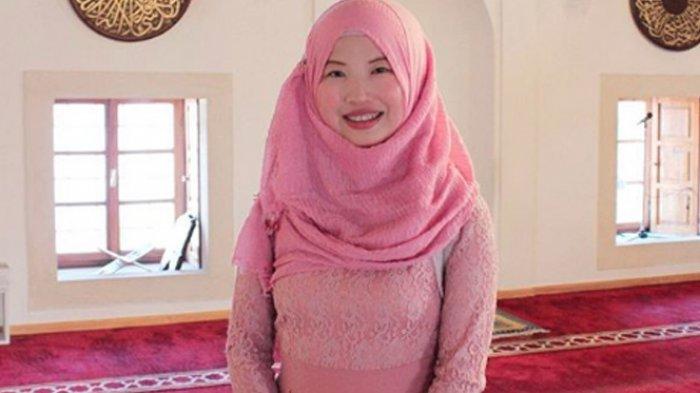 Detail Foto Wanita Muslimah Jepang Nomer 3