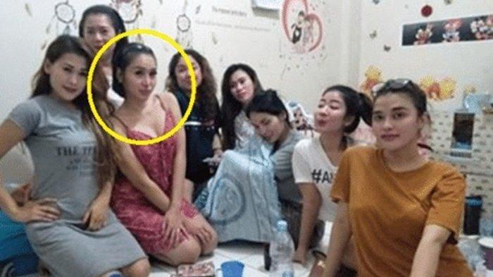 Detail Foto Wanita Tidak Memakai Baju Nomer 21