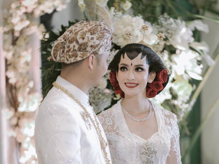 Detail Foto Wedding Adat Jawa Nomer 30