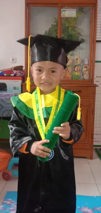 Detail Foto Wisuda Anak Tk Laki Laki Nomer 38