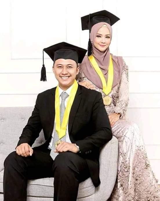 Detail Foto Wisuda Bareng Pasangan Nomer 4