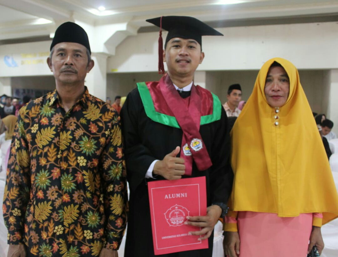 Detail Foto Wisuda Bersama Nomer 22