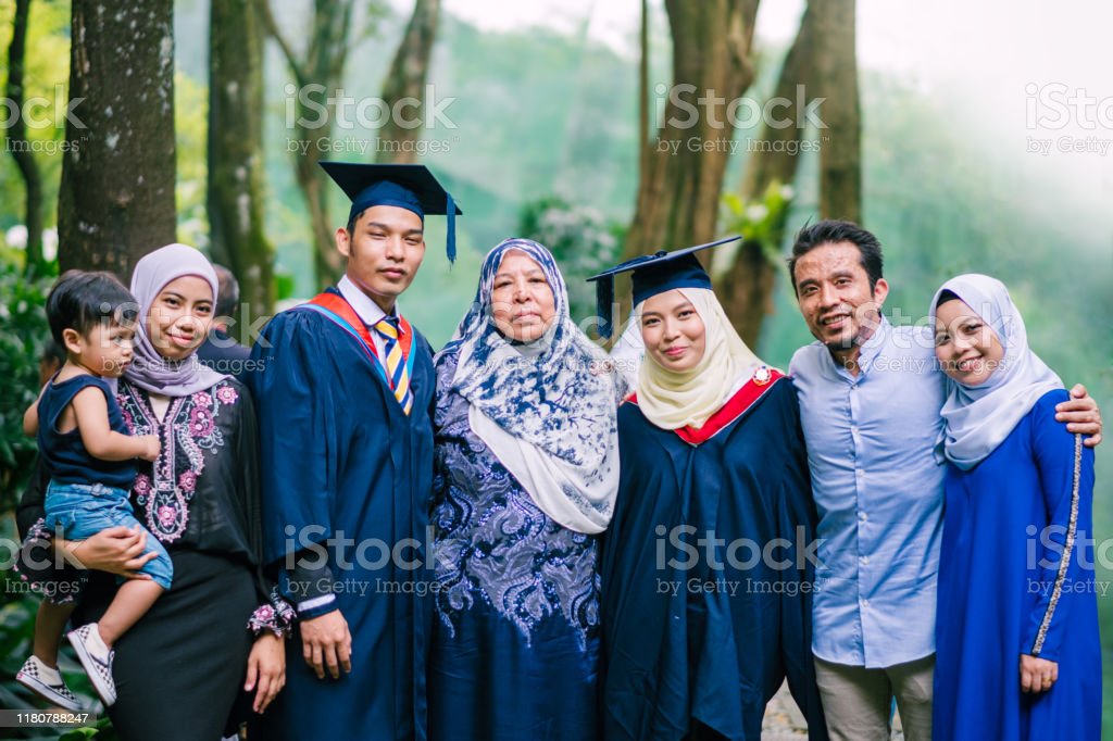 Detail Foto Wisuda Bersama Nomer 4