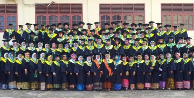 Detail Foto Wisuda Bersama Nomer 29