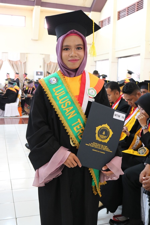 Detail Foto Wisuda Bersama Nomer 49