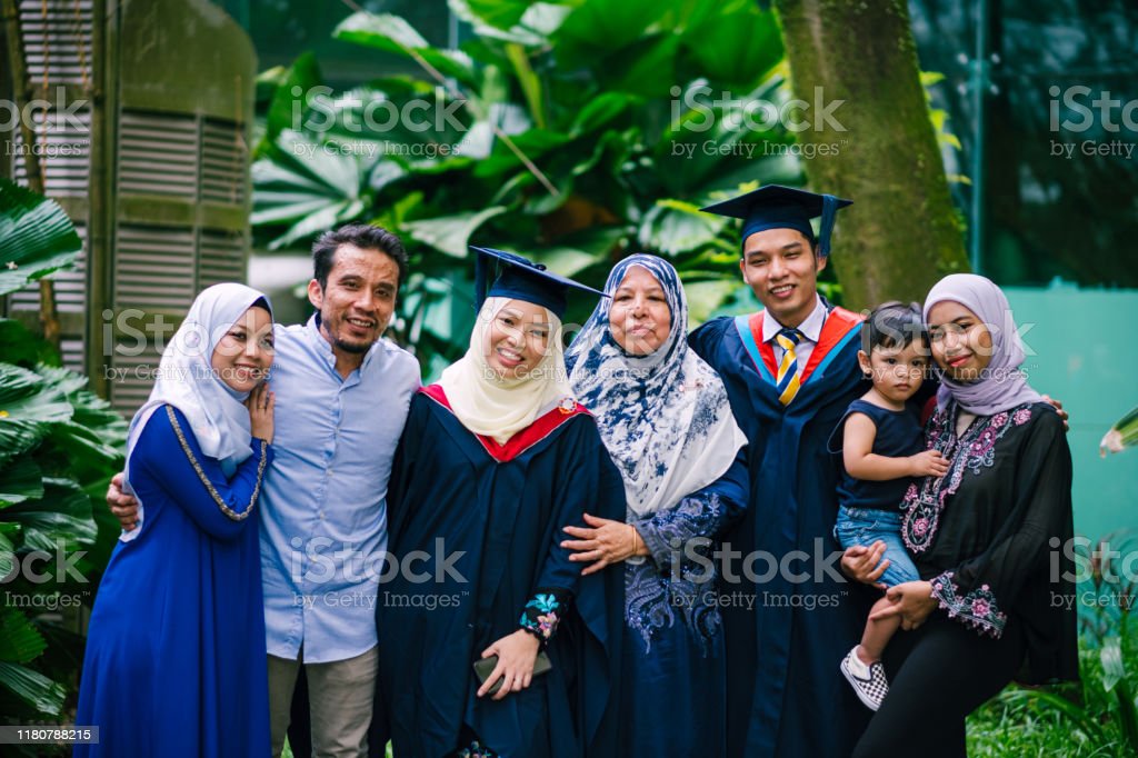 Detail Foto Wisuda Bersama Nomer 10