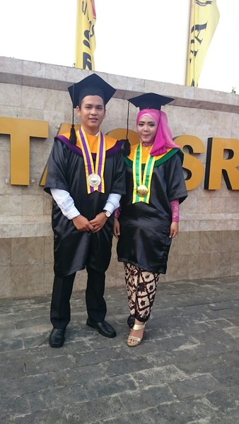 Detail Foto Wisuda Bersama Pacar Nomer 37