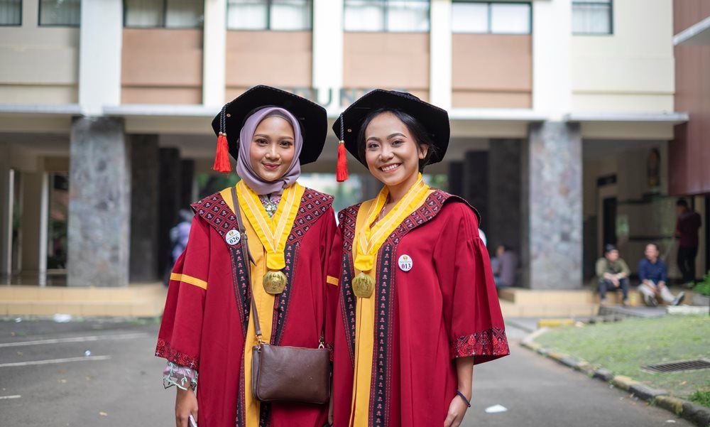 Detail Foto Wisuda Bersama Pacar Nomer 56