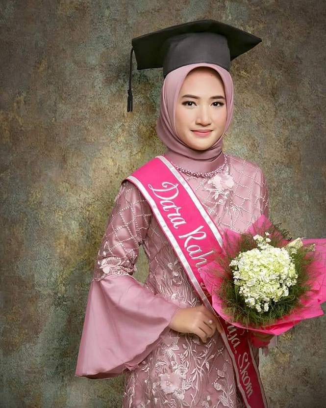 Detail Foto Wisuda Cantik Nomer 17