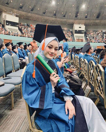 Detail Foto Wisuda Cantik Nomer 4