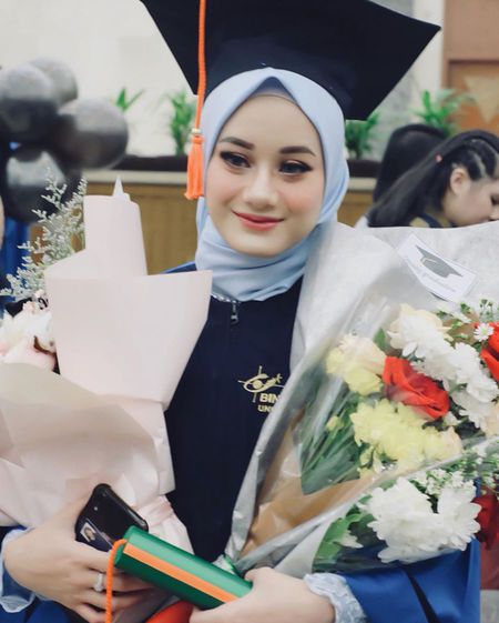 Detail Foto Wisuda Cantik Nomer 6