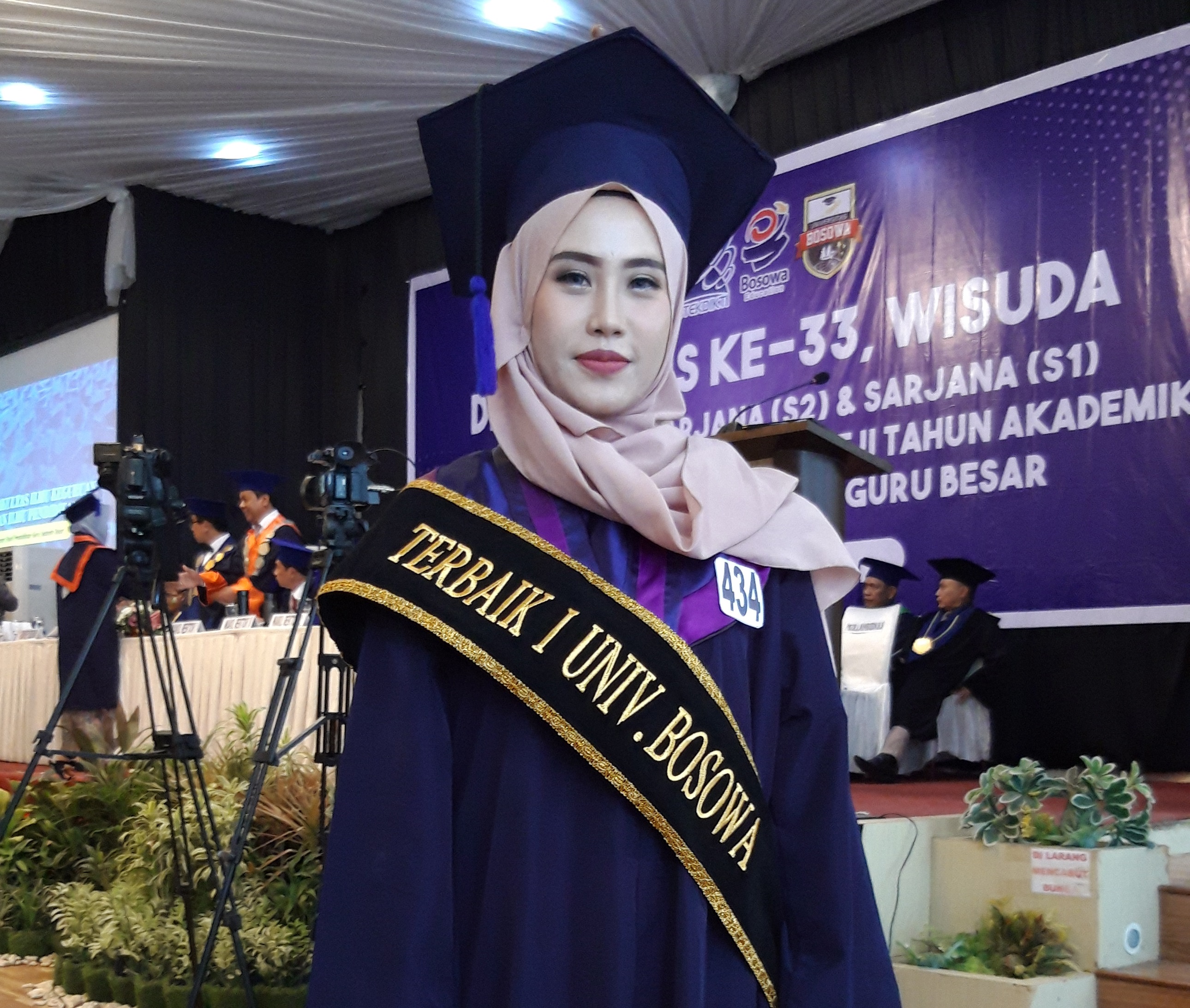 Detail Foto Wisuda Cantik Nomer 9