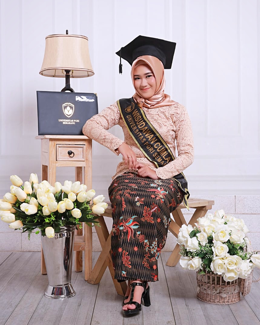 Detail Foto Wisuda Di Studio Nomer 26