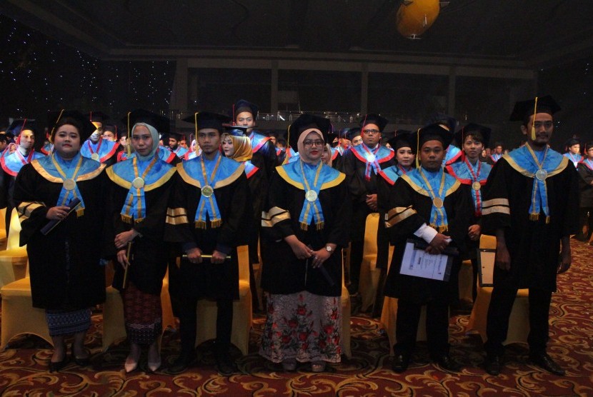 Detail Foto Wisuda Jakarta Nomer 34