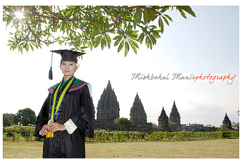 Download Foto Wisuda Outdoor Jogja Nomer 15