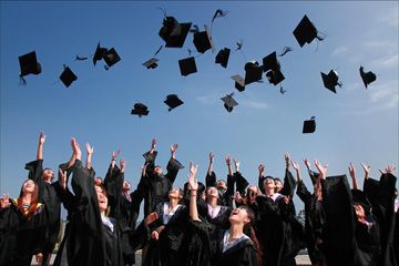 Detail Foto Wisuda Perempuan Nomer 2