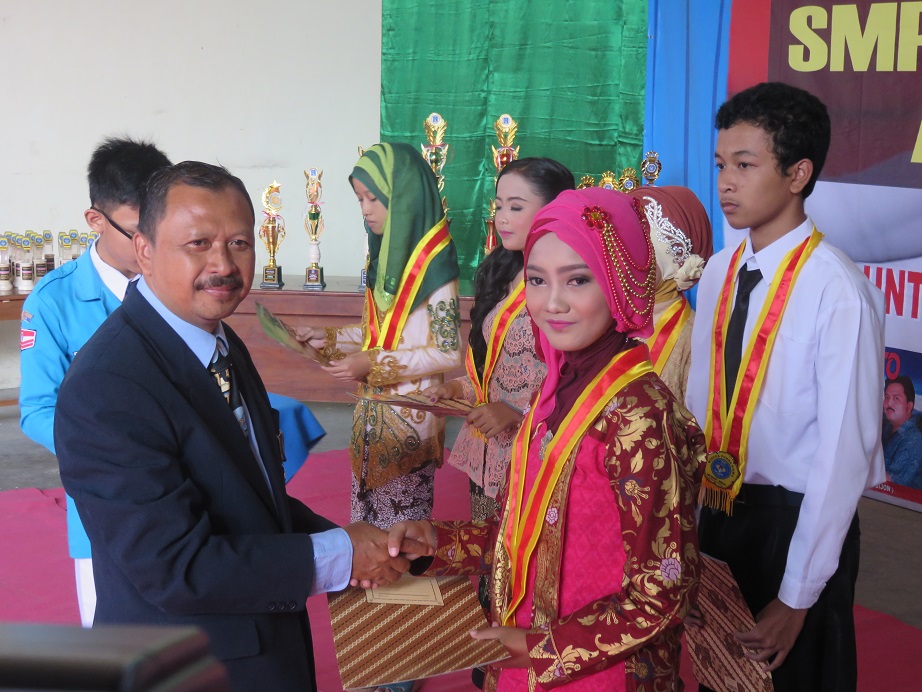 Detail Foto Wisuda Smp Nomer 50